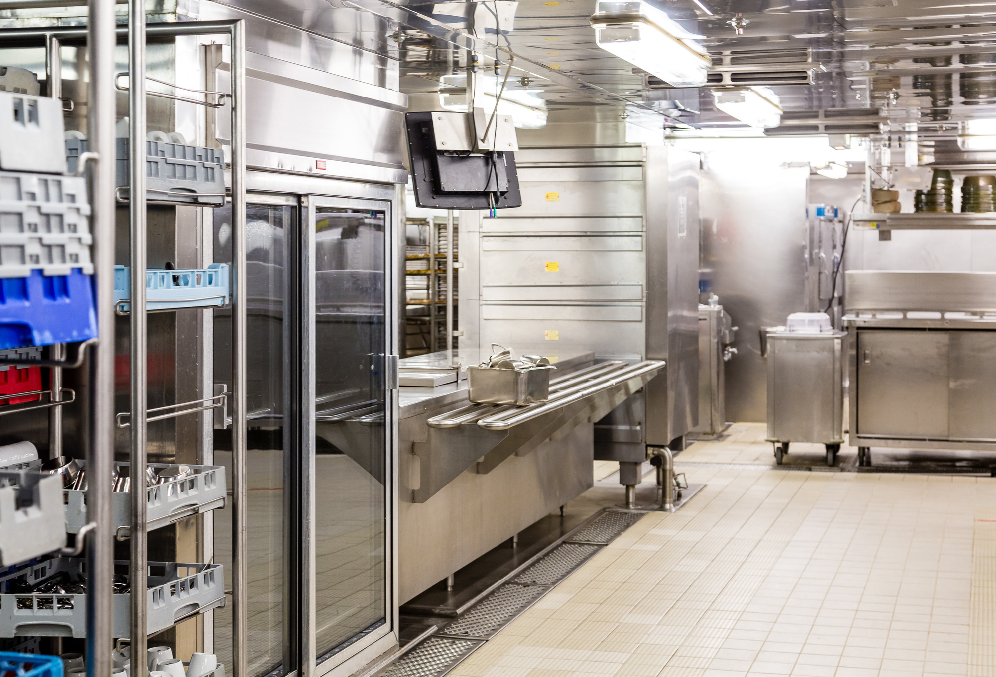 Refrigerator Temperature Measurement System for Restaurants - Zenatix